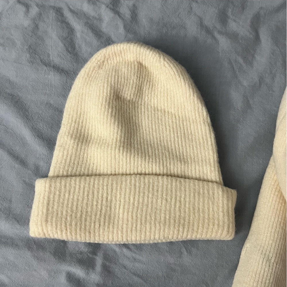 J Crew cream beanie & scarf set - Picture 2 of 5